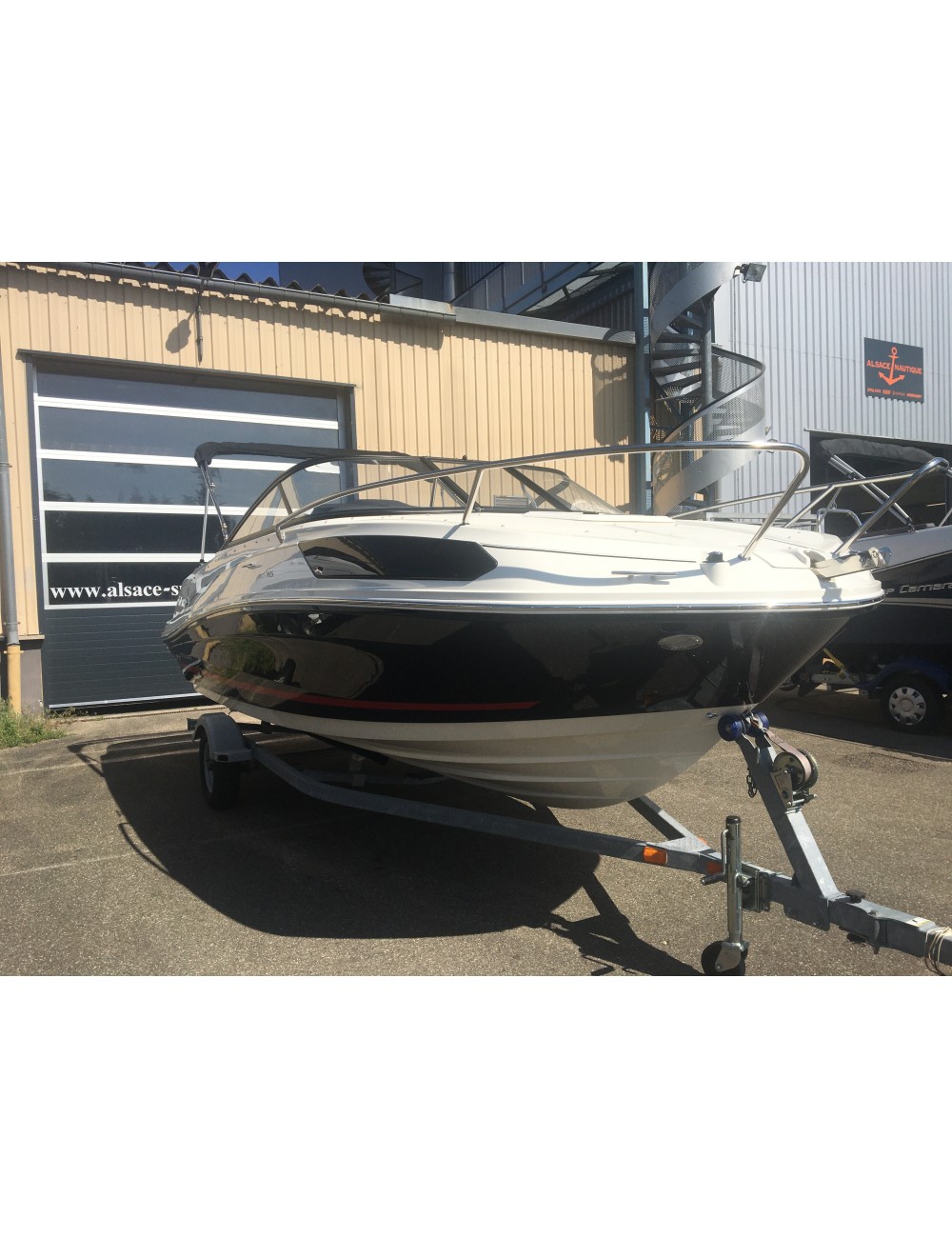 BAYLINER VR5 CUDDY In-Board 250cv | Achat bateau neuf
